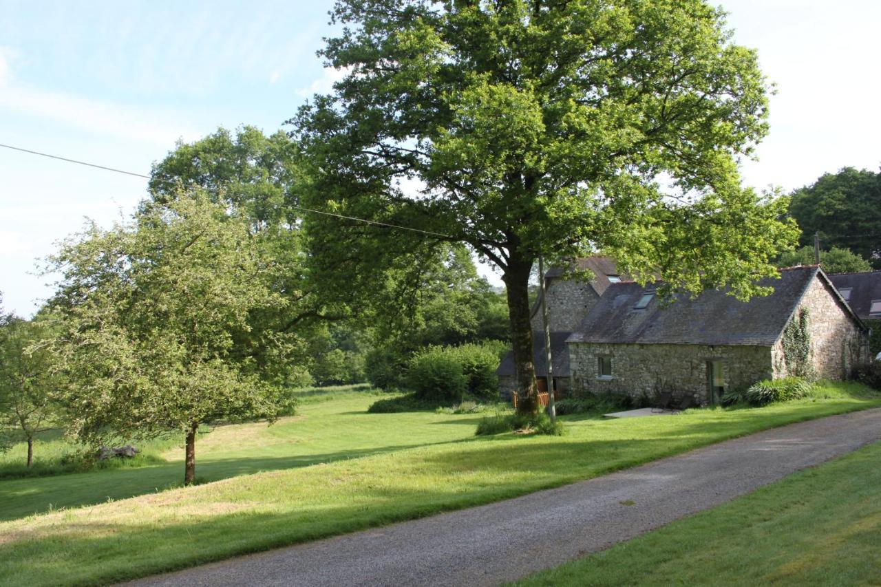 Les Gites Du Lety Perret  Exteriör bild